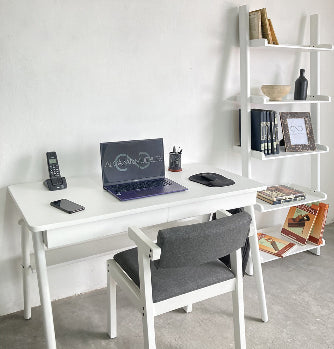 Escritorio De Madera y Silla Tapizada Mod. Santy Blanco alcazarmuebles.com