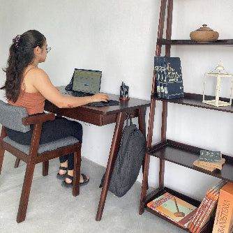 Escritorio De Madera y Silla Tapizada Mod. Santy alcazarmuebles.com