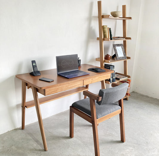 Set de Escritorio de madera sólida modelo Santy con silla y Librero Roble Claro Set de muebles de madera alcazarmuebles.com