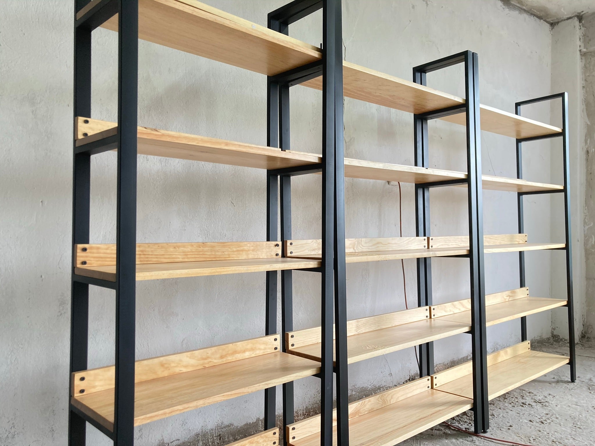 Librero Mod. Bergen 190 x 120 x 33 cm madera y metal estanteria Librero Alcazarmuebles.com