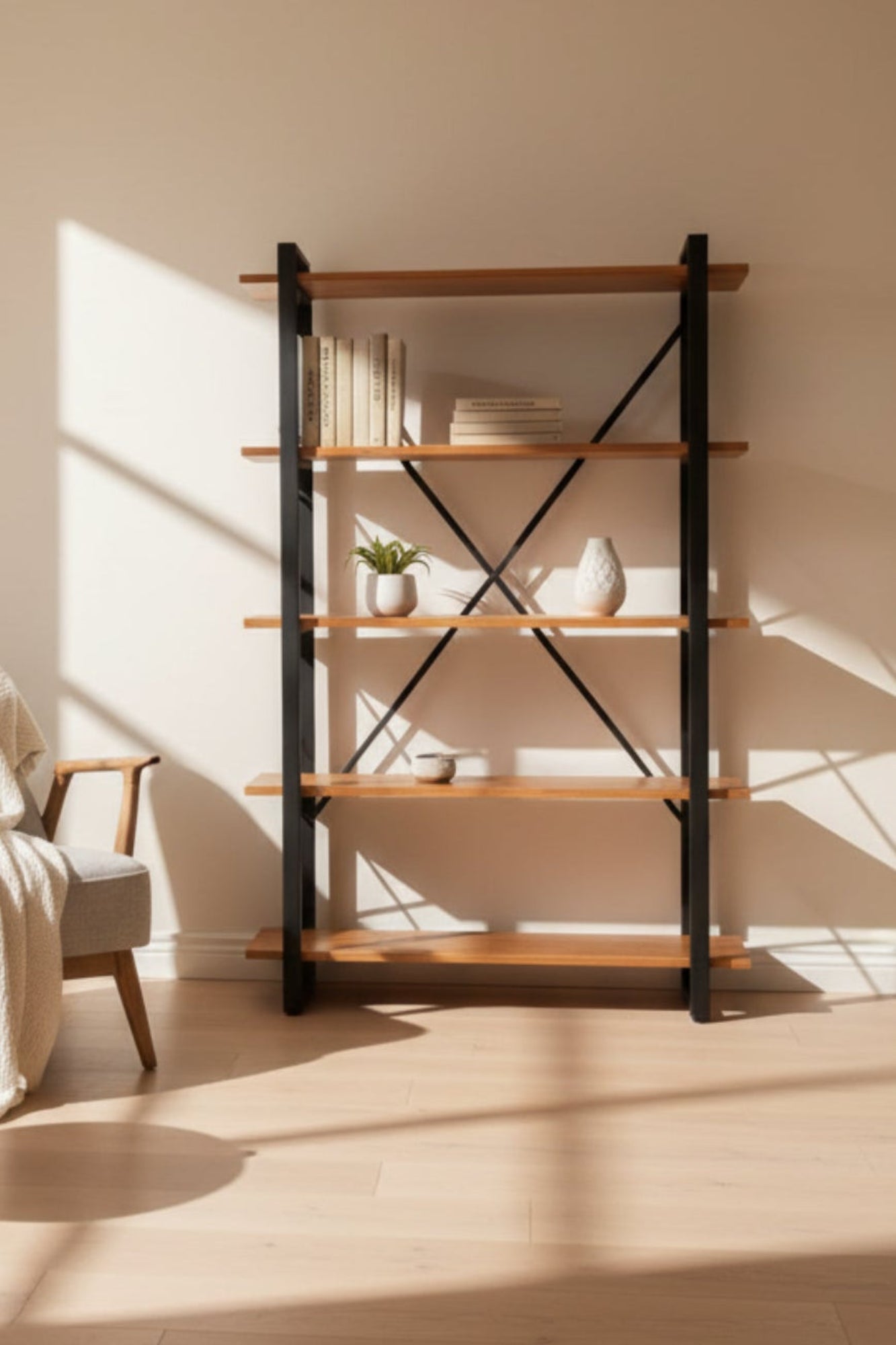 Estantería multiusos estilo industrial con 5 entrepaños de madera de pino natural y marco de hierro pintado en esmalte anticorrosivo